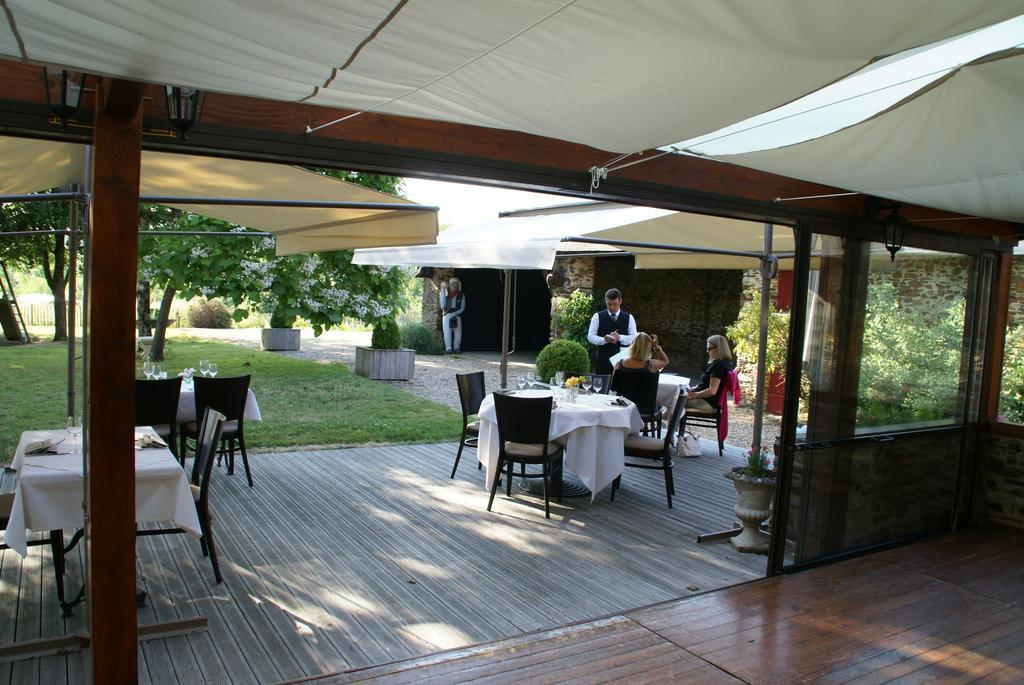 Les Roulottes & Cottages Du Moulin Chenillé-Changé Bagian luar foto