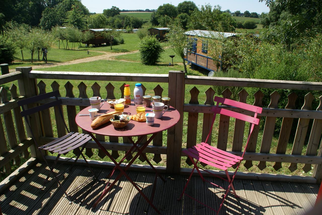 Les Roulottes & Cottages Du Moulin Chenillé-Changé Bagian luar foto